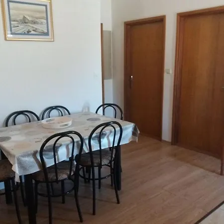 In Privlaka Mit Garten Und Grill Apartment