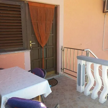 Apartment In Privlaka Mit Garten Und Grill *