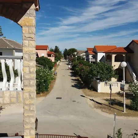 In Privlaka Mit Garten Und Grill * Privlaka (Zadar)