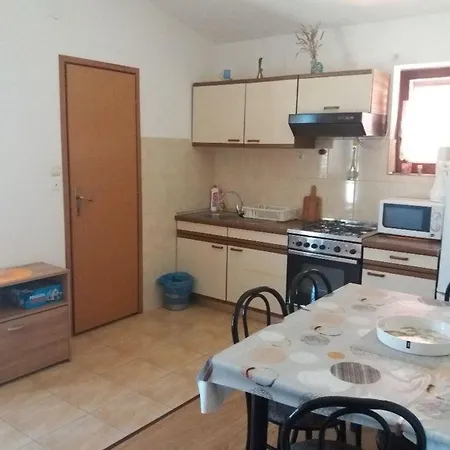 Apartment In Privlaka Mit Garten Und Grill